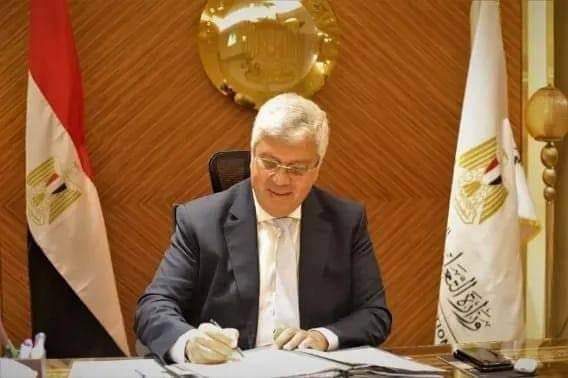 د. ايمن عاشور وزير التعليم العالي