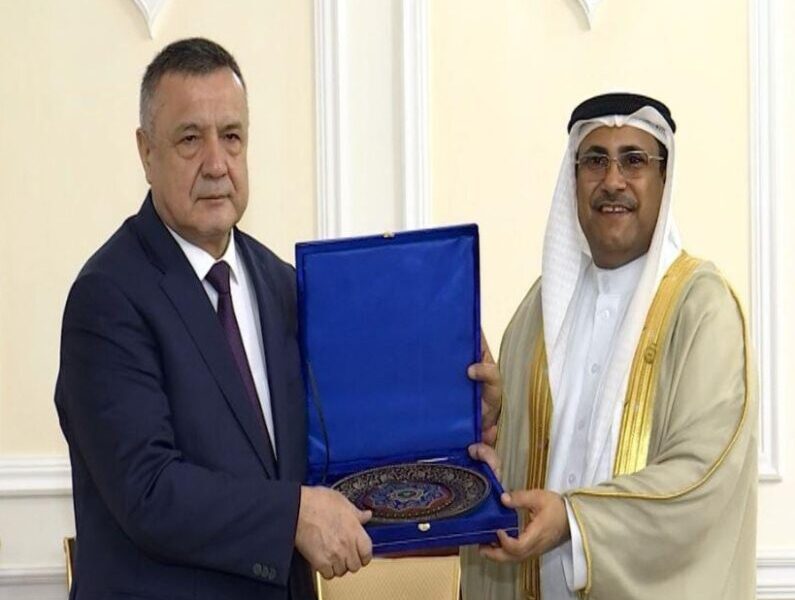 رئيس البرلمان العربي يلتقى رئيس مجلس النواب الاوزبكي فى طشقند
