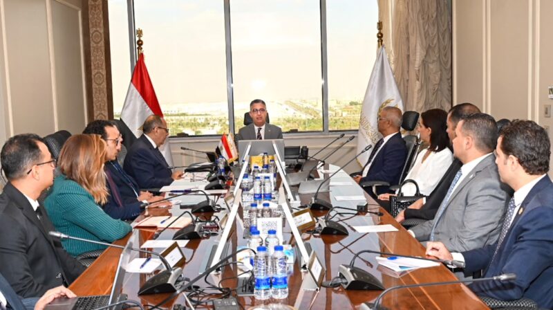 وزير التموين يبحث تطوير منصة رقمية وطنية لمشروع «كاري أون»